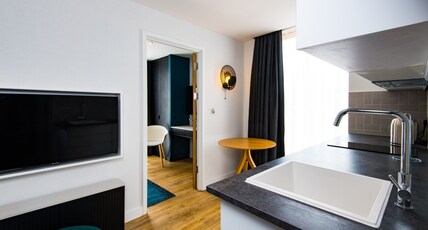 Staybridge Suites CARDIFF, an IHG hotel Room Type - 1 King 1 Bedroom Suite East Dock View