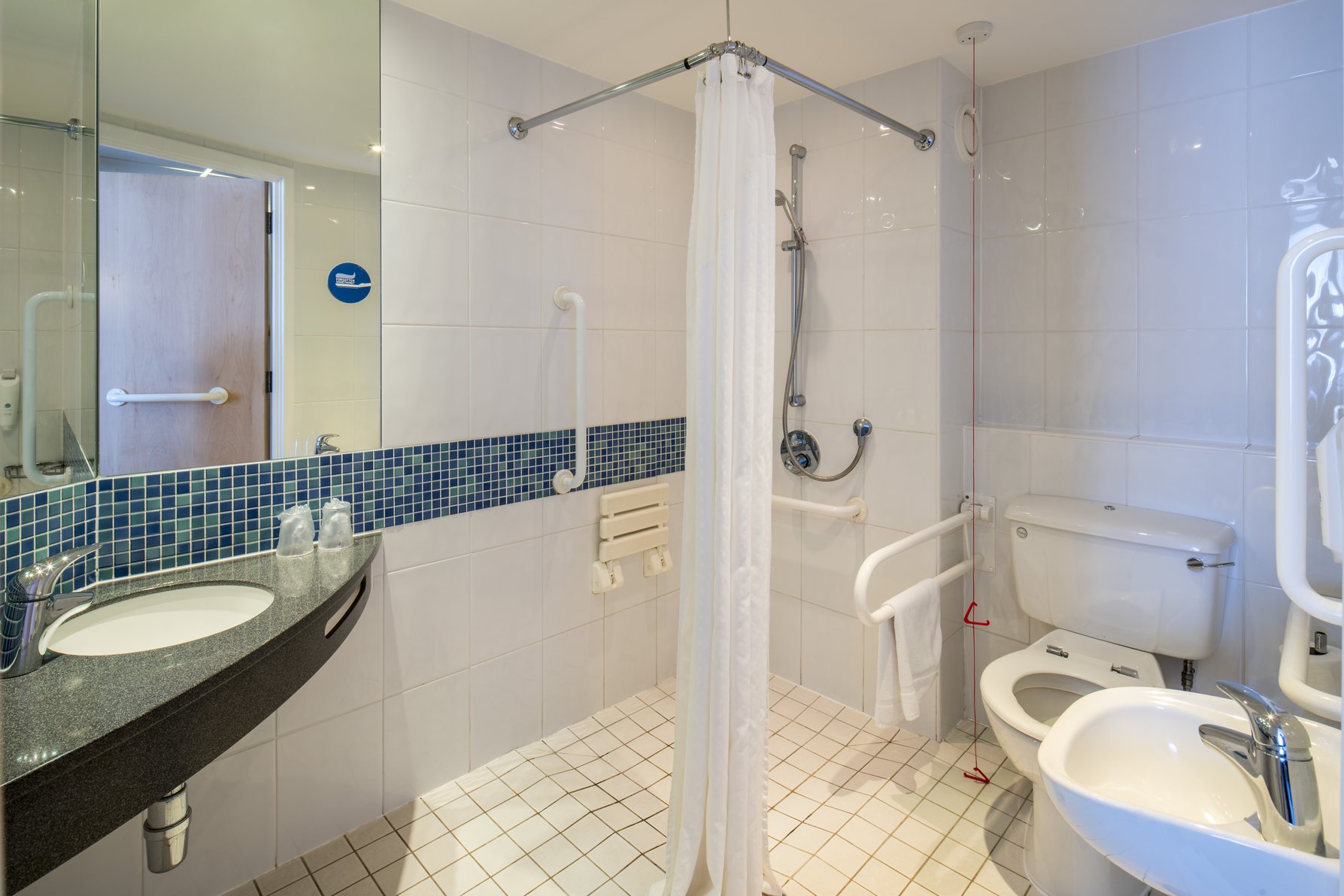 Holiday Inn Express Leicester - City - Tap to explore photos