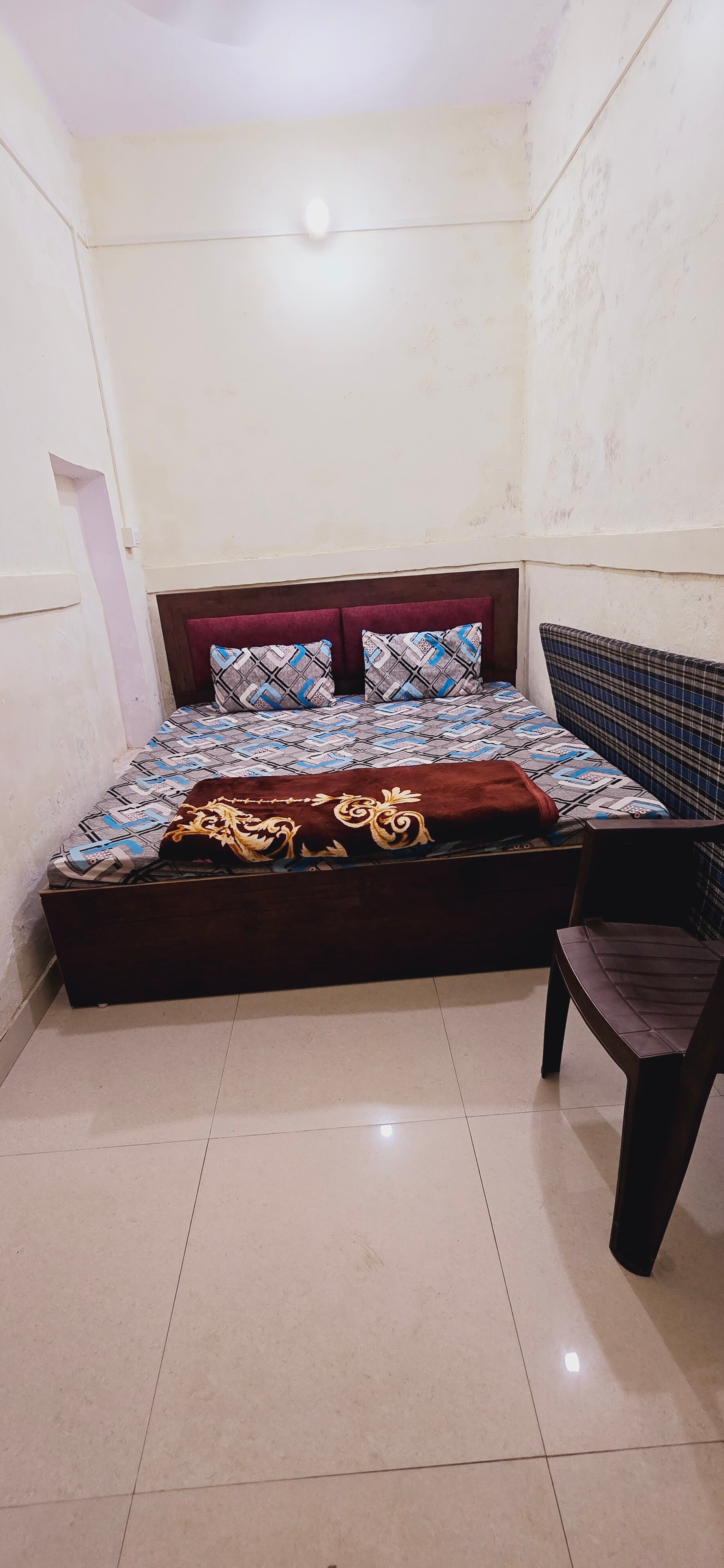 Ramlala Paying Guest House - Tap to explore photos