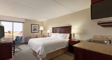 Hampton Inn by Hilton Dulles/Cascades Room Type - 1KING BED DELUXE RM NOSMOK