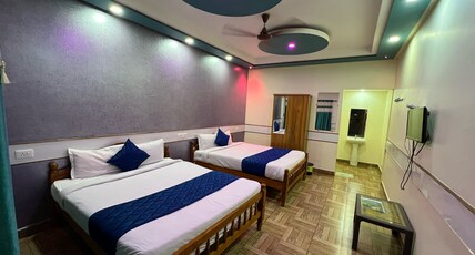 The Midway Jungle Resort Room Type - 4 Person Room