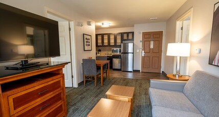Staybridge Suites HOUSTON WEST/ENERGY CORRIDOR Room Type - 2 Bedroom Suite 1 Queen 2 Double Communications Accessible Tub Staybridge Suites HOUSTON WEST/ENERGY CORRIDOR Room Type - 2 Bedroom Suite 1 Queen 2 Double Communications Accessible Tub