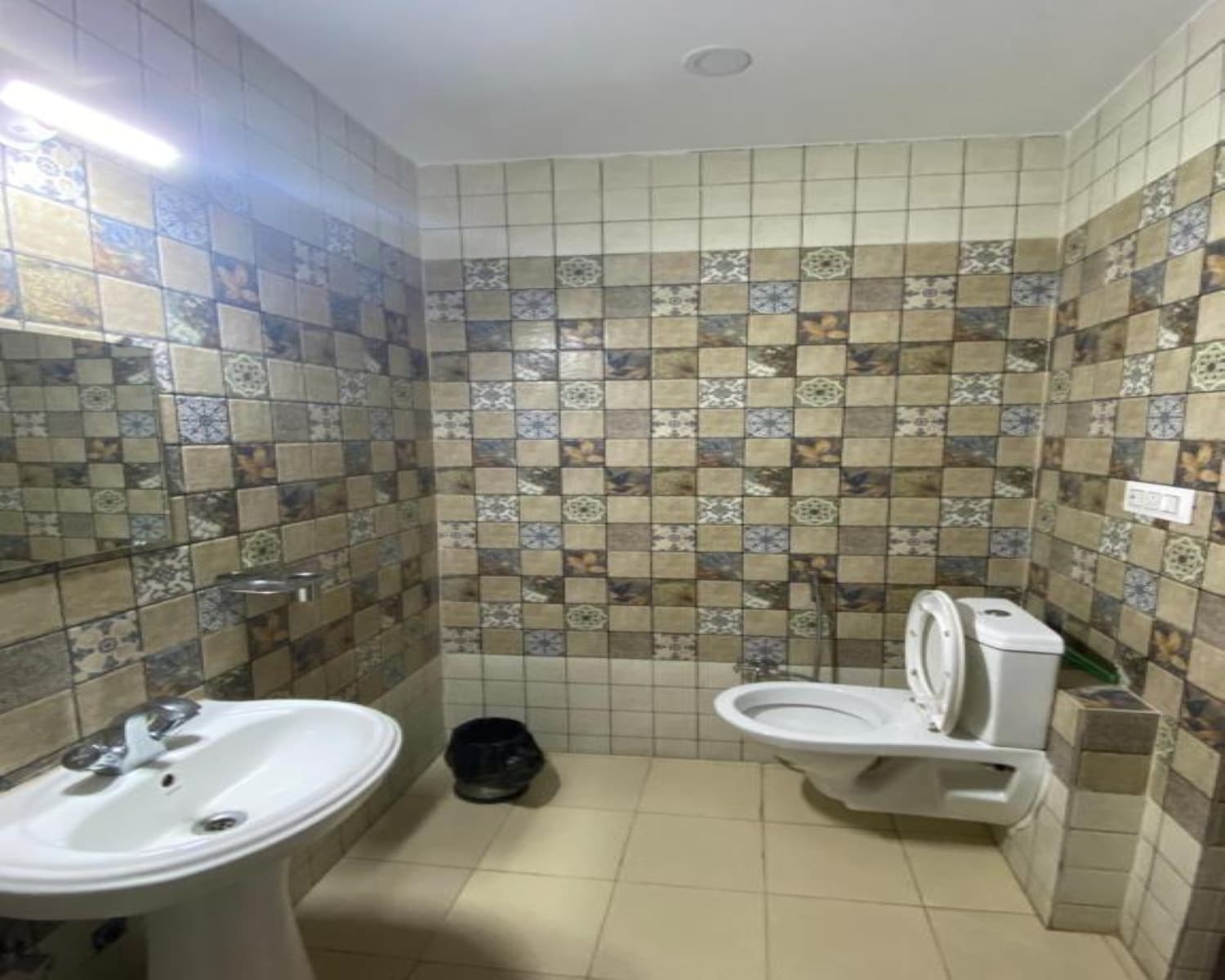 Hotel Savitrilok - Tap to explore photos