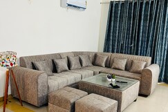 Stay Royal Landran Retreat