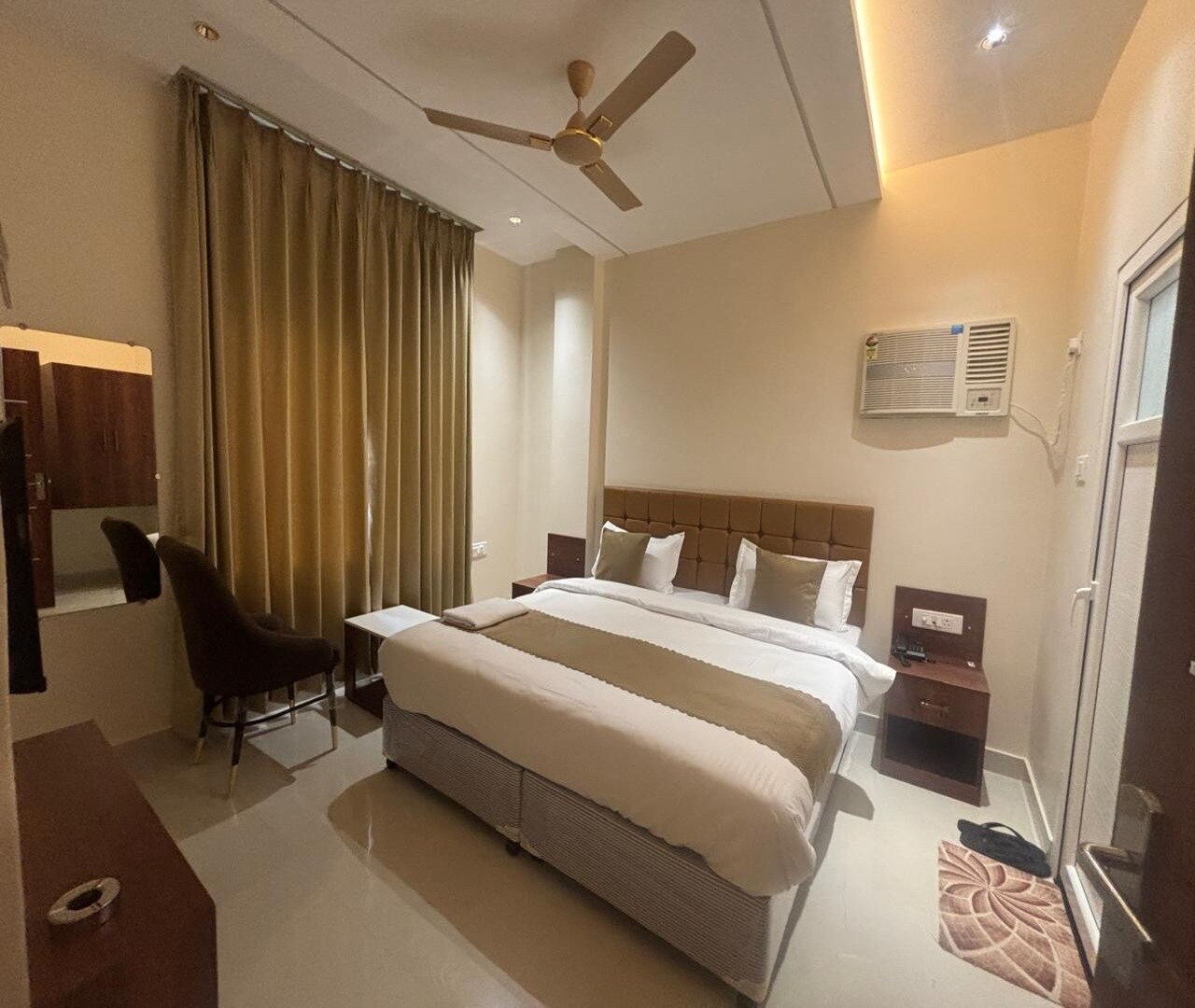 Sarvagya Inn - Tap to explore photos