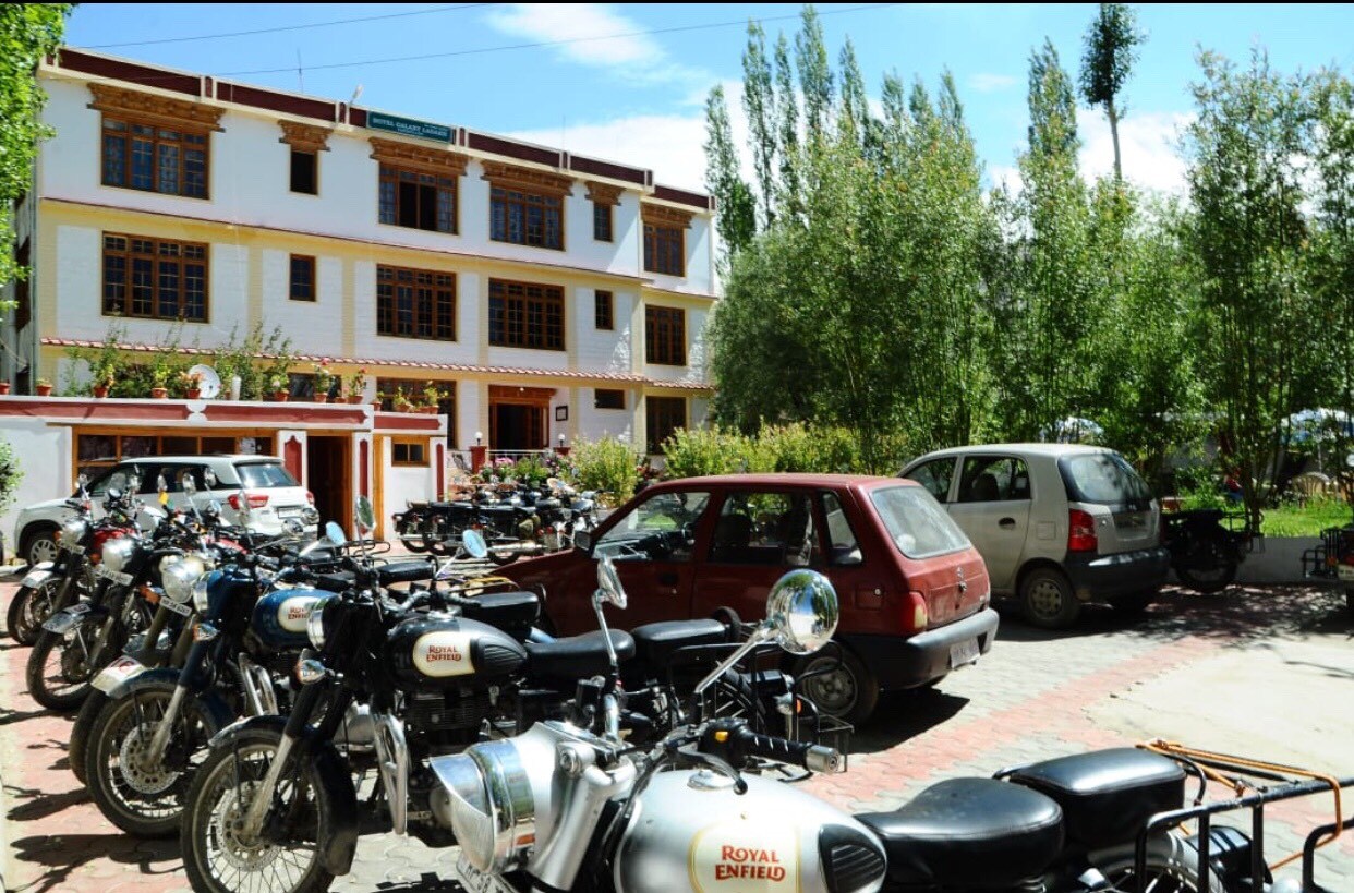 Hotel Two Star - Tap to explore photos