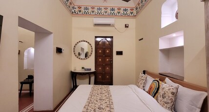 Jeevan Haveli Heritage Hotel And Museum Room Type - Royal Heritage Suite Room