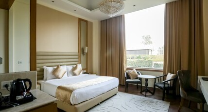 Opulent by Udman Hotels and Resorts Room Type - Deluxe Room