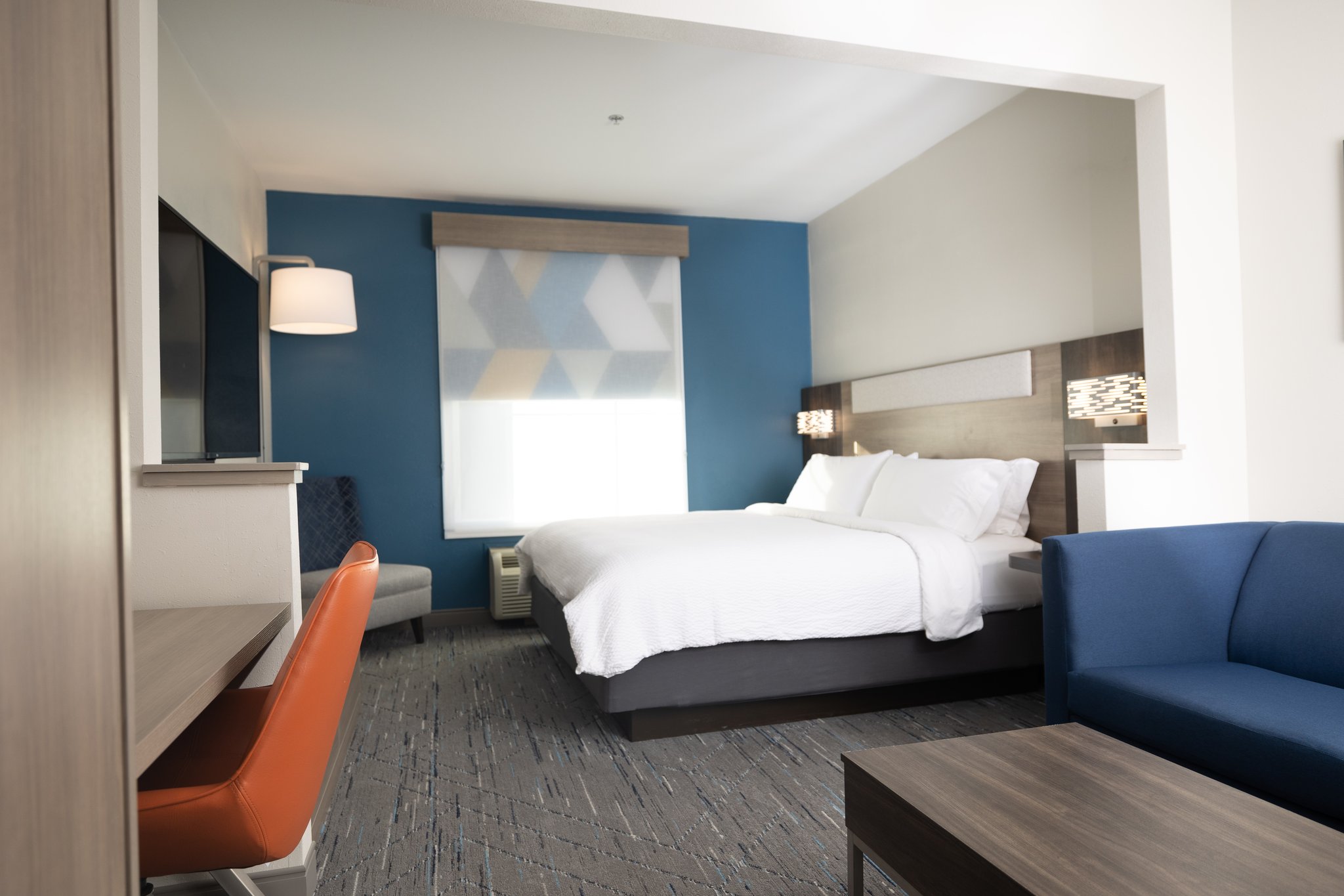 Holiday Inn Express Hotel & Suites Frackville - Tap to explore photos