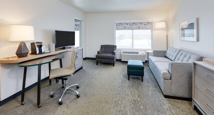 Holiday Inn Twin Falls Room Type - 1 King Bed Suite Sofa Bed Comm Access