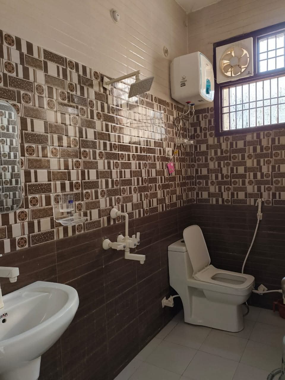 Vrindavan Rooms - Tap to explore photos