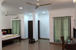 Lee Crystal-Boutique Hotel