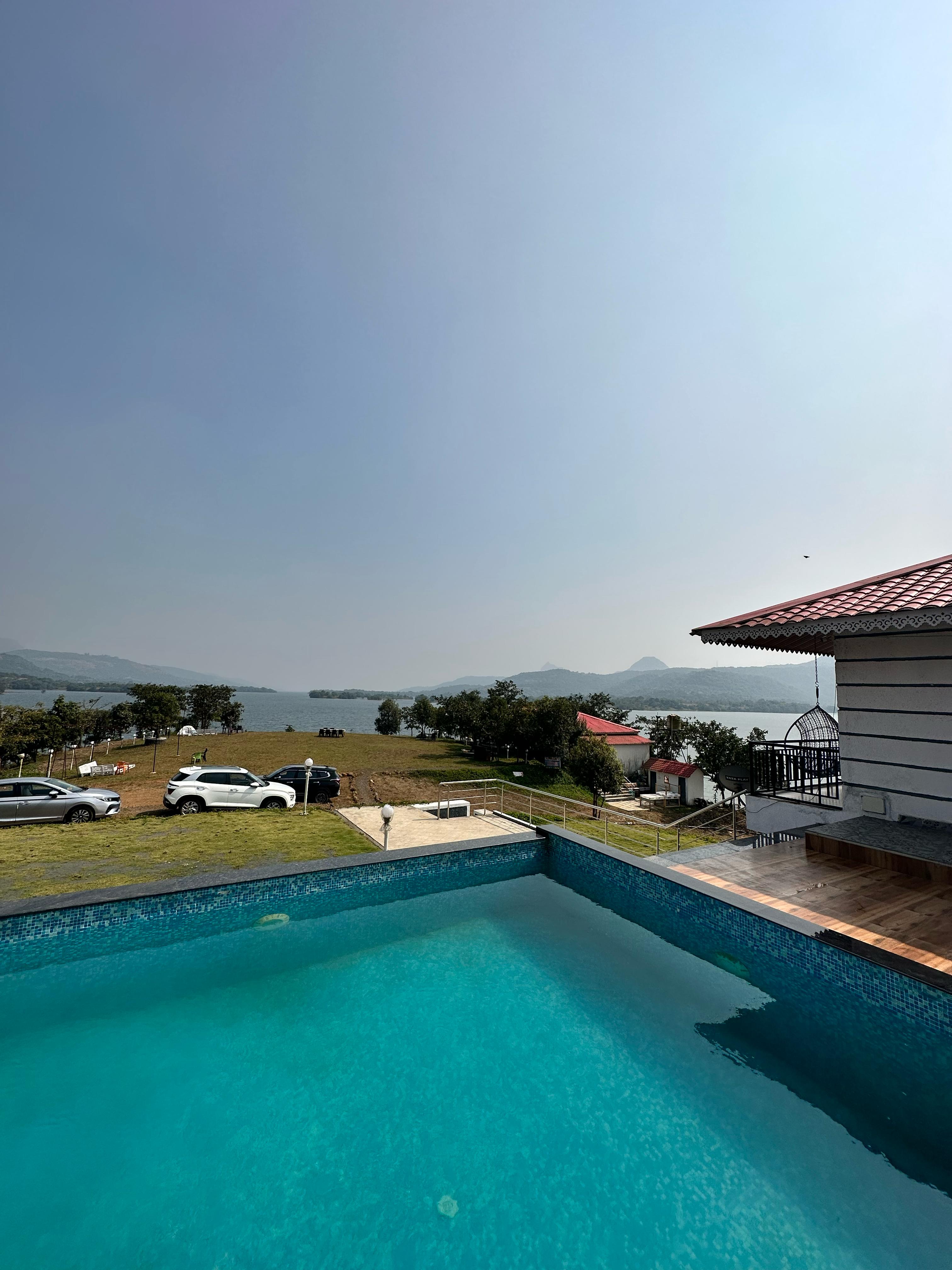 Lakeside Nirvana Camping - Tap to explore photos