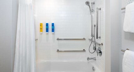 Tru by Hilton Wilmington Room Type - 2 QN MOB HEAR ACC W TUB