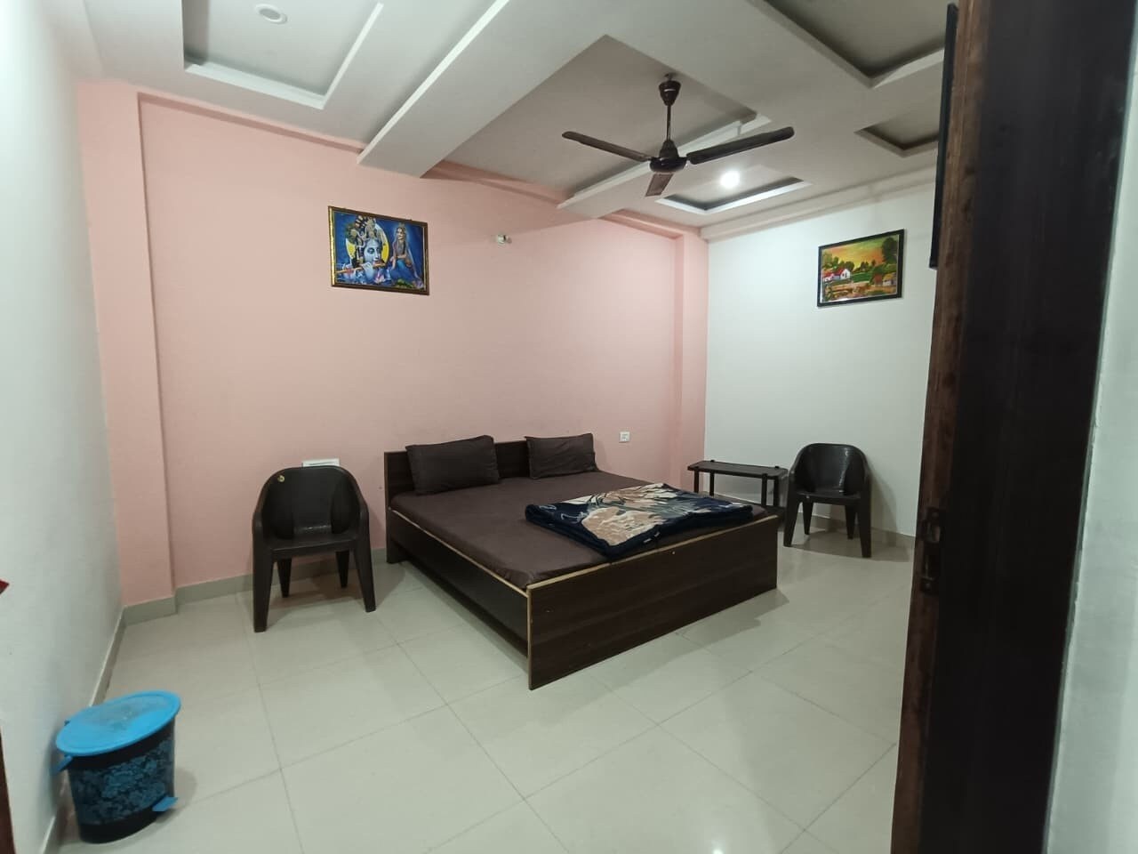 Hotel Shriji Nikunj - Tap to explore photos