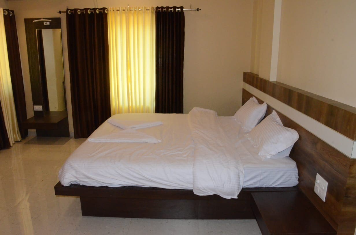 Hotel Akshay Palace - Tap to explore photos