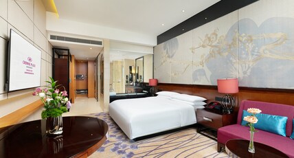 Crowne Plaza CHENGDU WEST Room Type - 1 King Standard Balcony