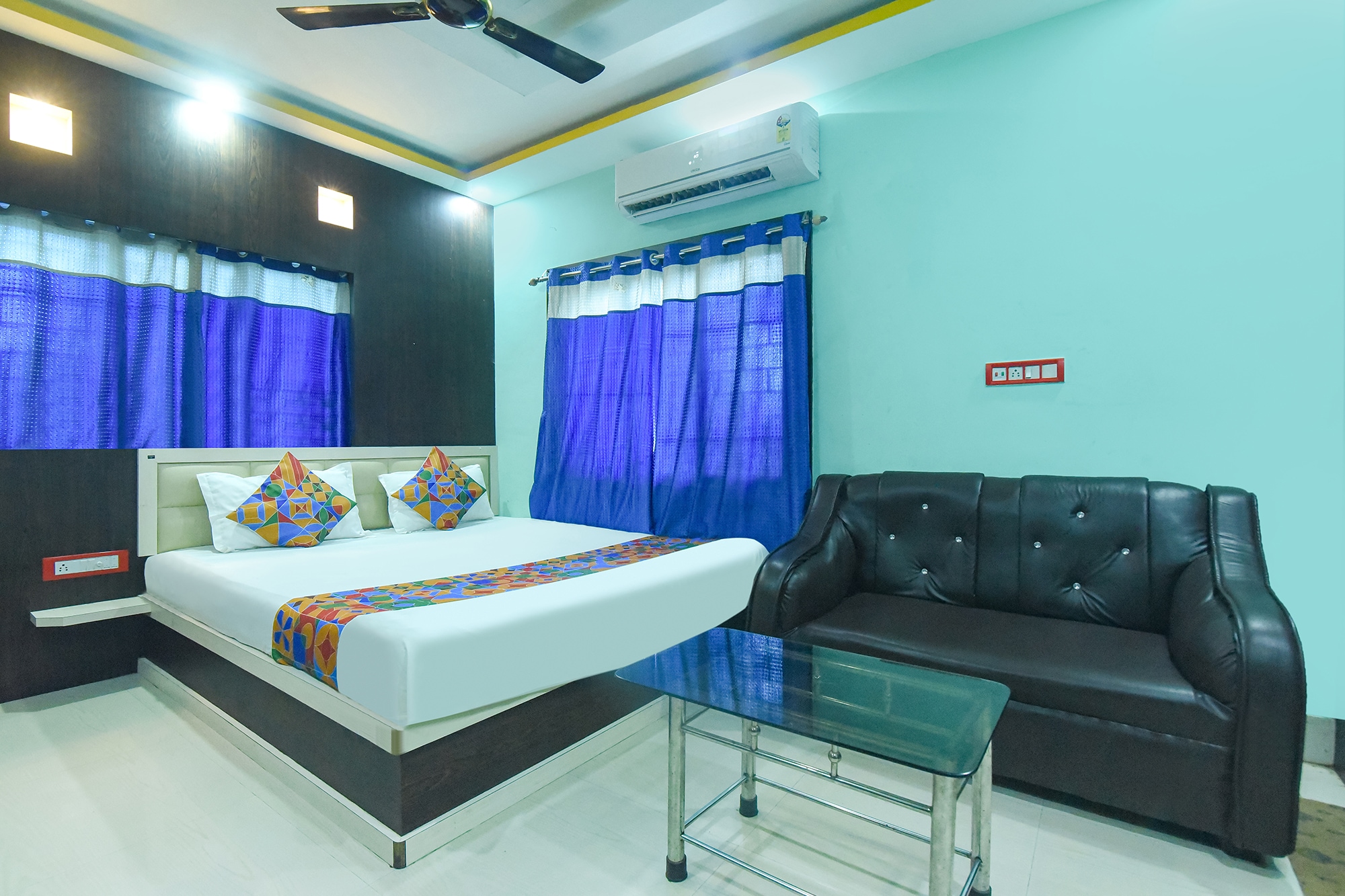 FabHotel Subharaj Palace - Tap to explore photos
