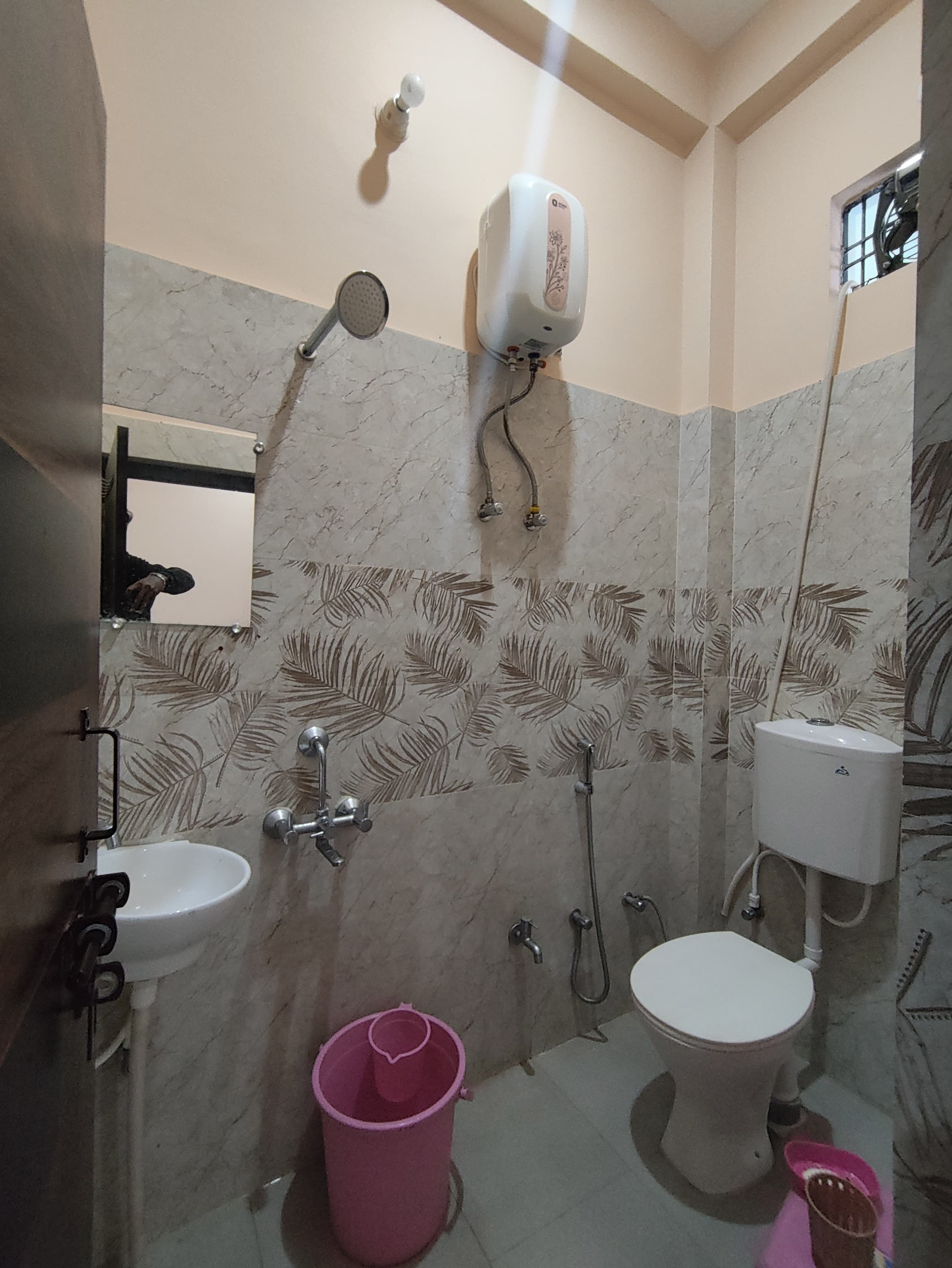PREM SAROJ HOME STAY - Tap to explore photos