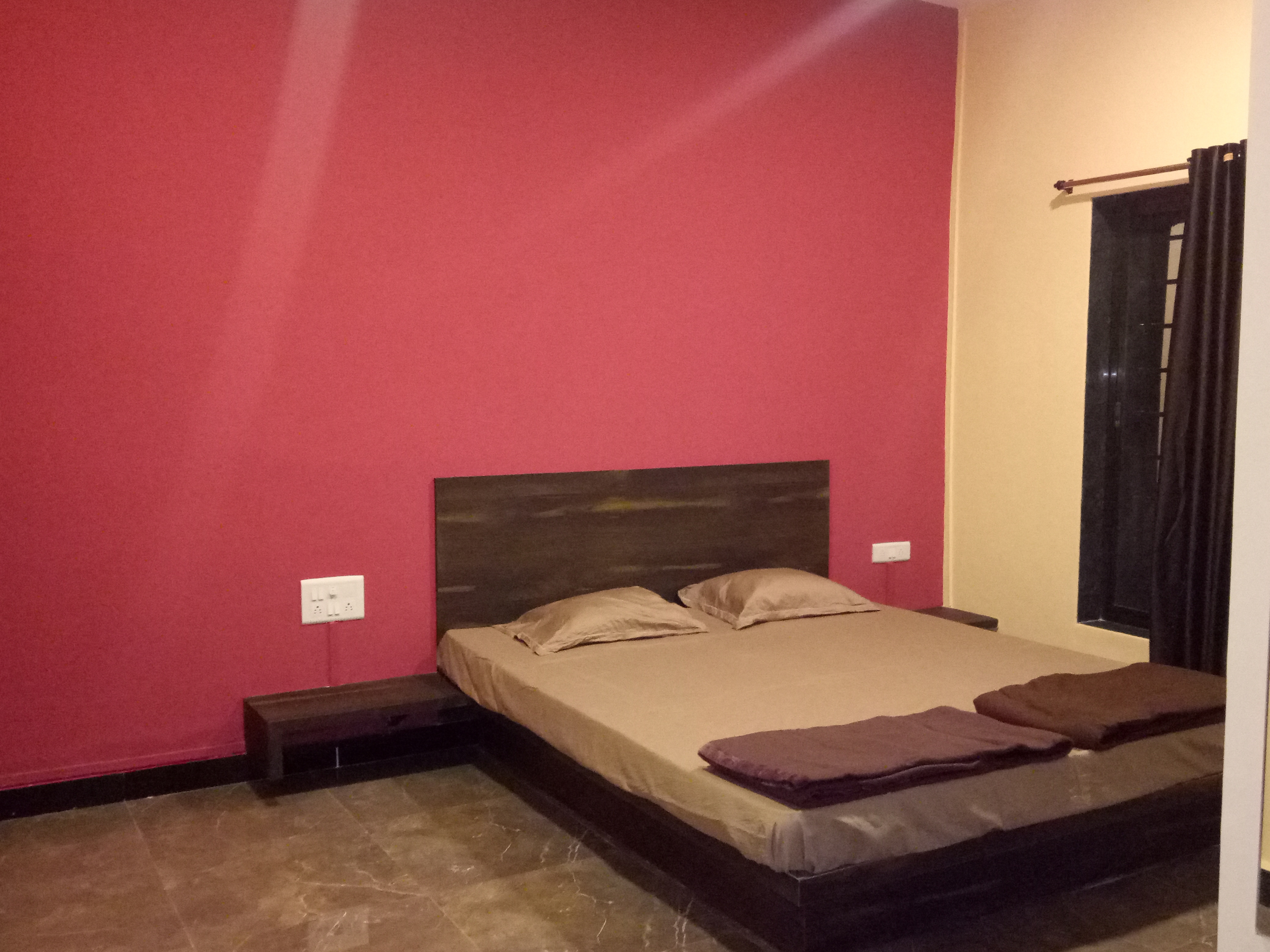 The Courtyard - Tap to explore photos