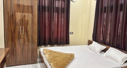 Baba Vishwanath HHHomestay..... Room Type - Deluxe Room 