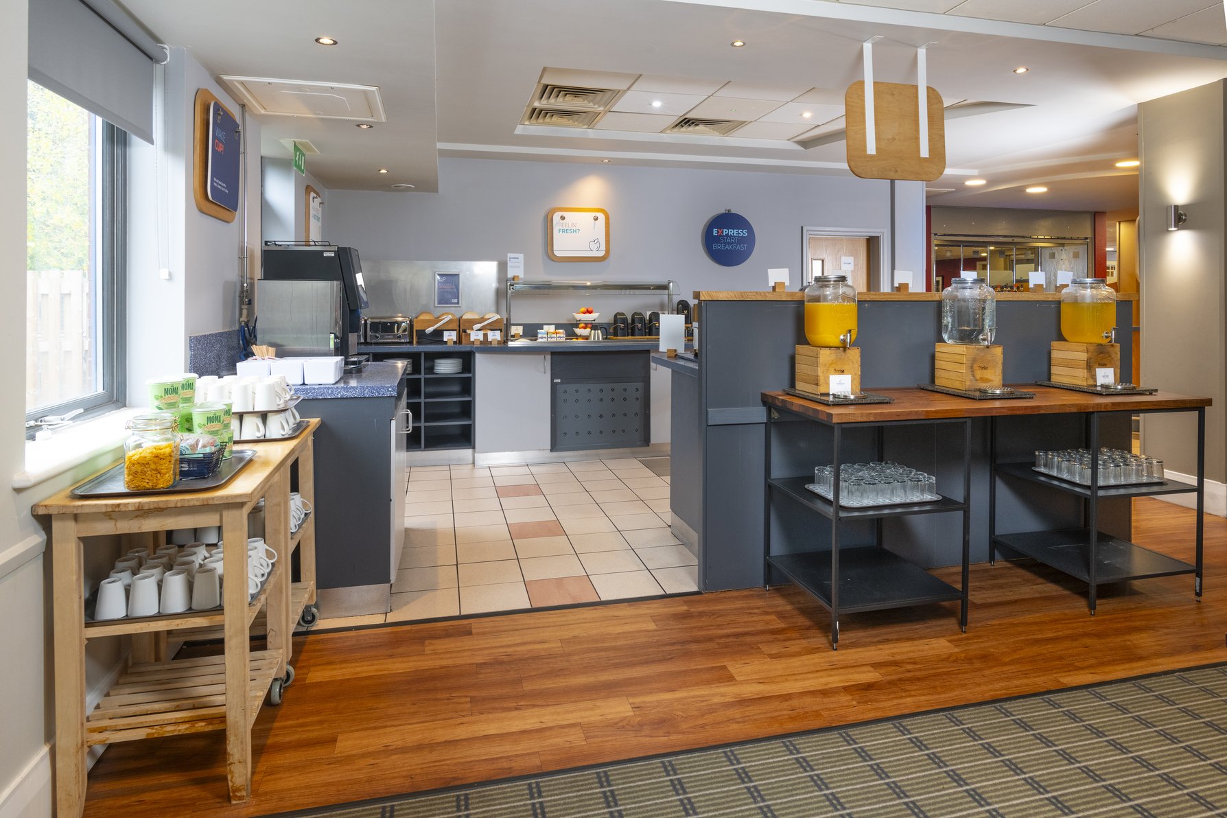 Holiday Inn Express Droitwich Spa - Tap to explore photos