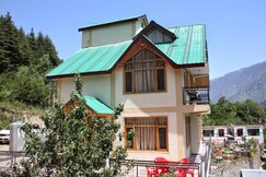 Photos of 4 Rooms Cottage Near Mall Road with Kitchen