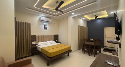Sunshine Residency Room Type - Premium Double Bed AC