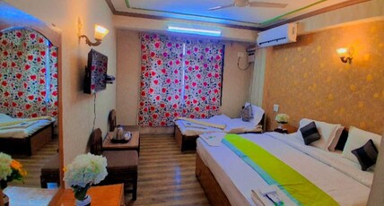 Hotel Al Mehar-Best 3 Star Hotel Luxury Hotel Room Type - Tripal room