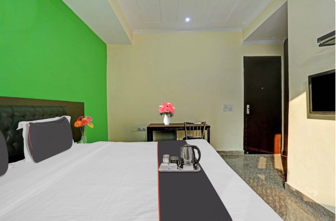Super Hotel O Elite Stay - Tap to explore photos