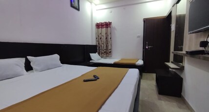 Bhavani Chatra Yatri Niwas Room Type - Triple Bed Non AC Room