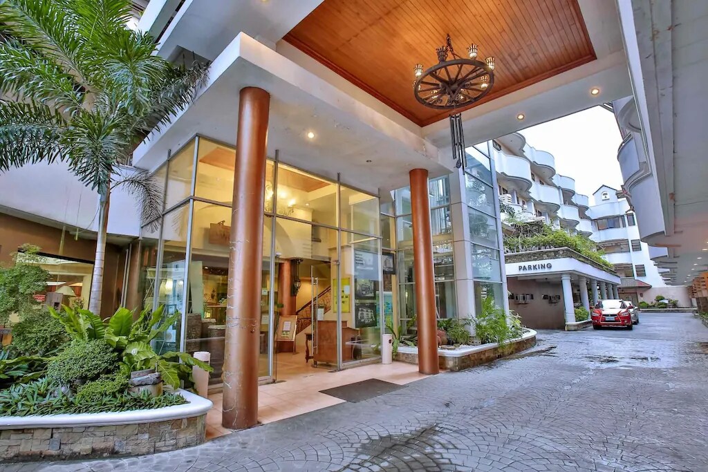 Crown Regency Residences Cebu - Tap to explore photos