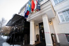 Photos of Mildom Hotel