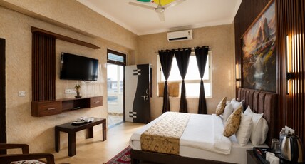 Siya Resort - Ram Janmabhoomi Ayodhya Room Type - Super Deluxe Room with Balcony