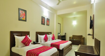 Hotel Shanti Villa Room Type - Family Room with Sofa