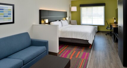 Holiday Inn Express Hotel & Suites Carthage Room Type - 1 King Suite