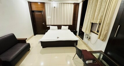 HOTEL VINAYAK INTERNATIONAL Room Type - Super Deluxe Room