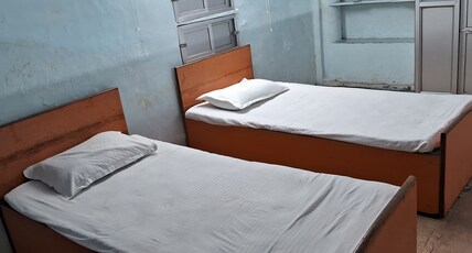 RAJ HOME STAYS Room Type - CABIN ROOM 