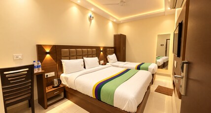 Hotel Embassy Suites Room Type - Family AC Room - Triple
