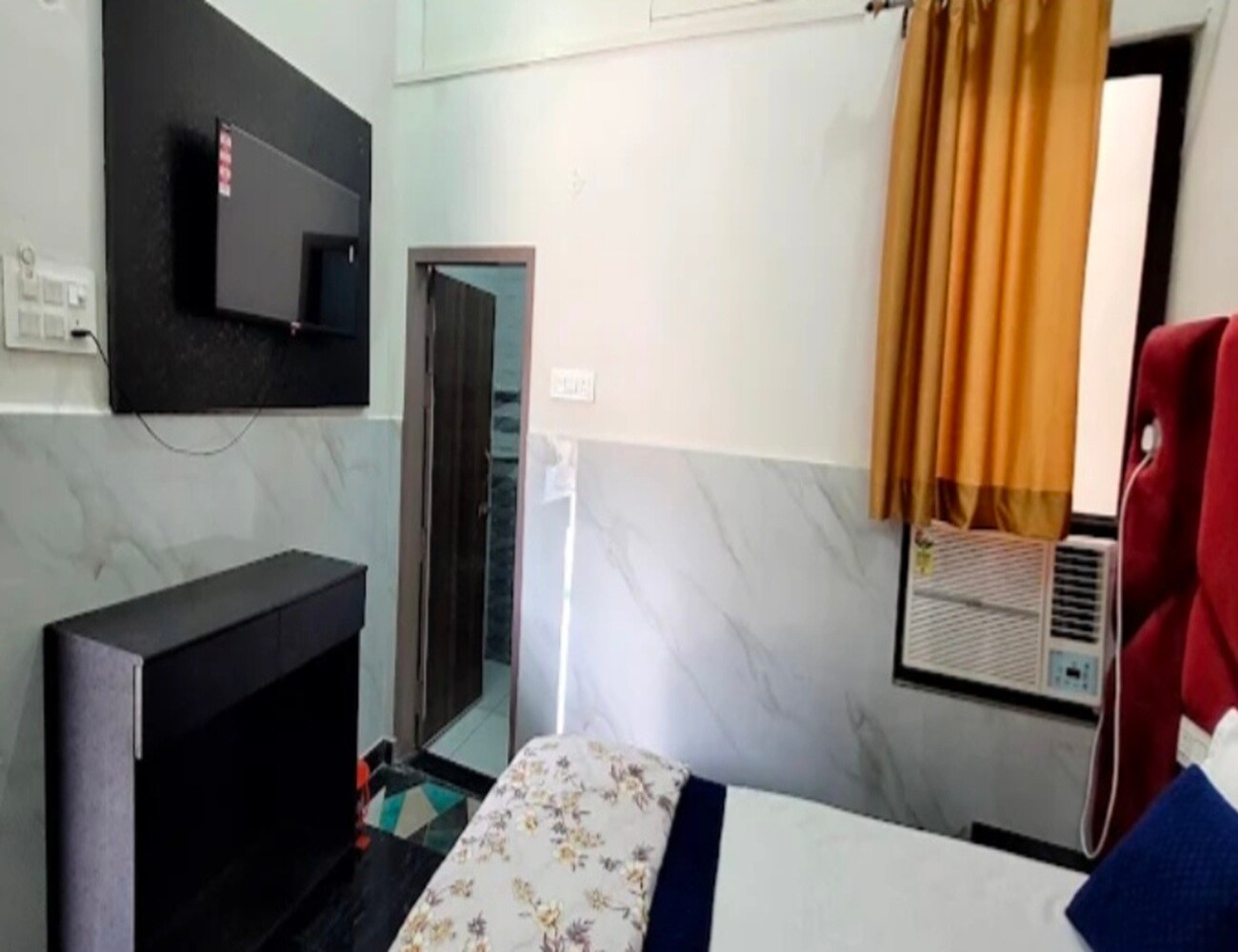 Hotel Maa Seva Sadan - Tap to explore photos