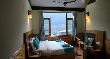 Rohtang Chalet Manali Room Type - Premium Family Suite