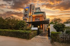 FabHotel The White Orchid