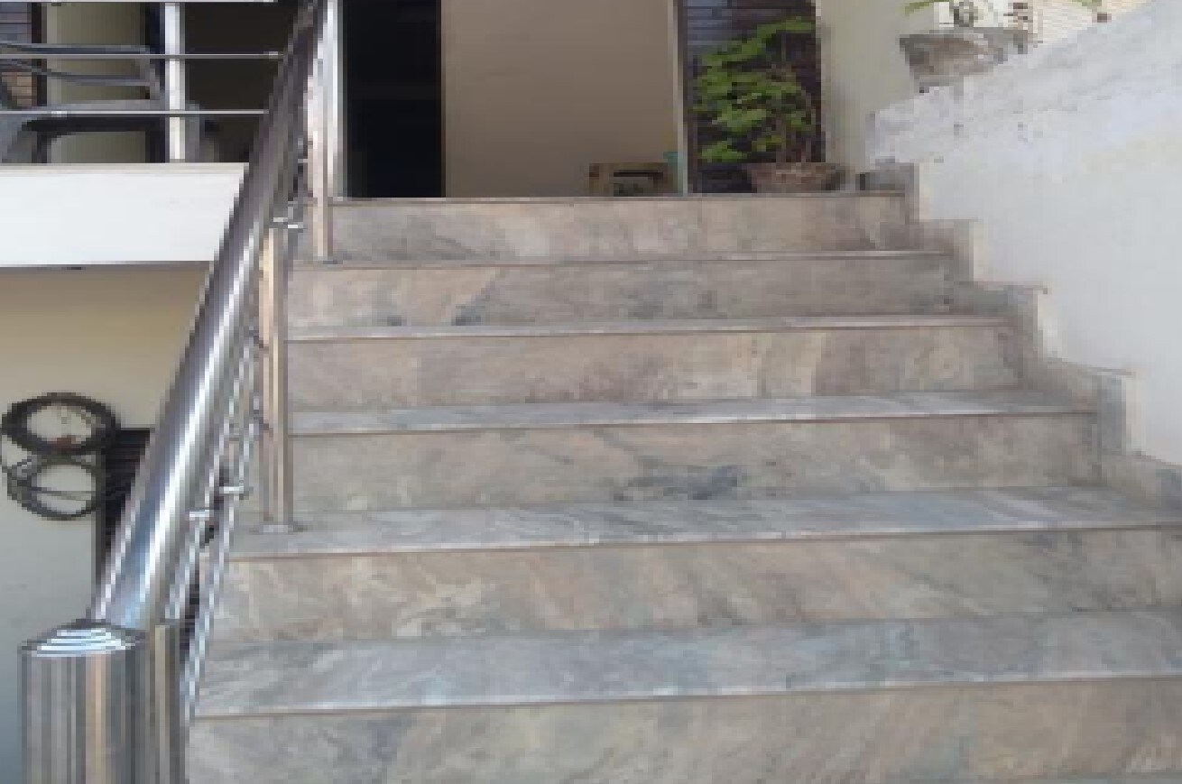 Shri Shyam guest house - Tap to explore photos