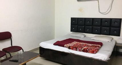 Hotel Sunny international Room Type - Deluxe Double Bed Ac