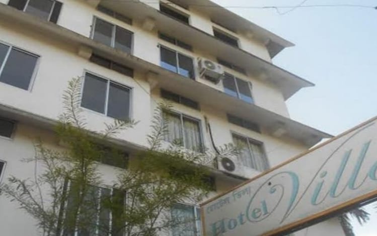 Hotel Villa - Tap to explore photos