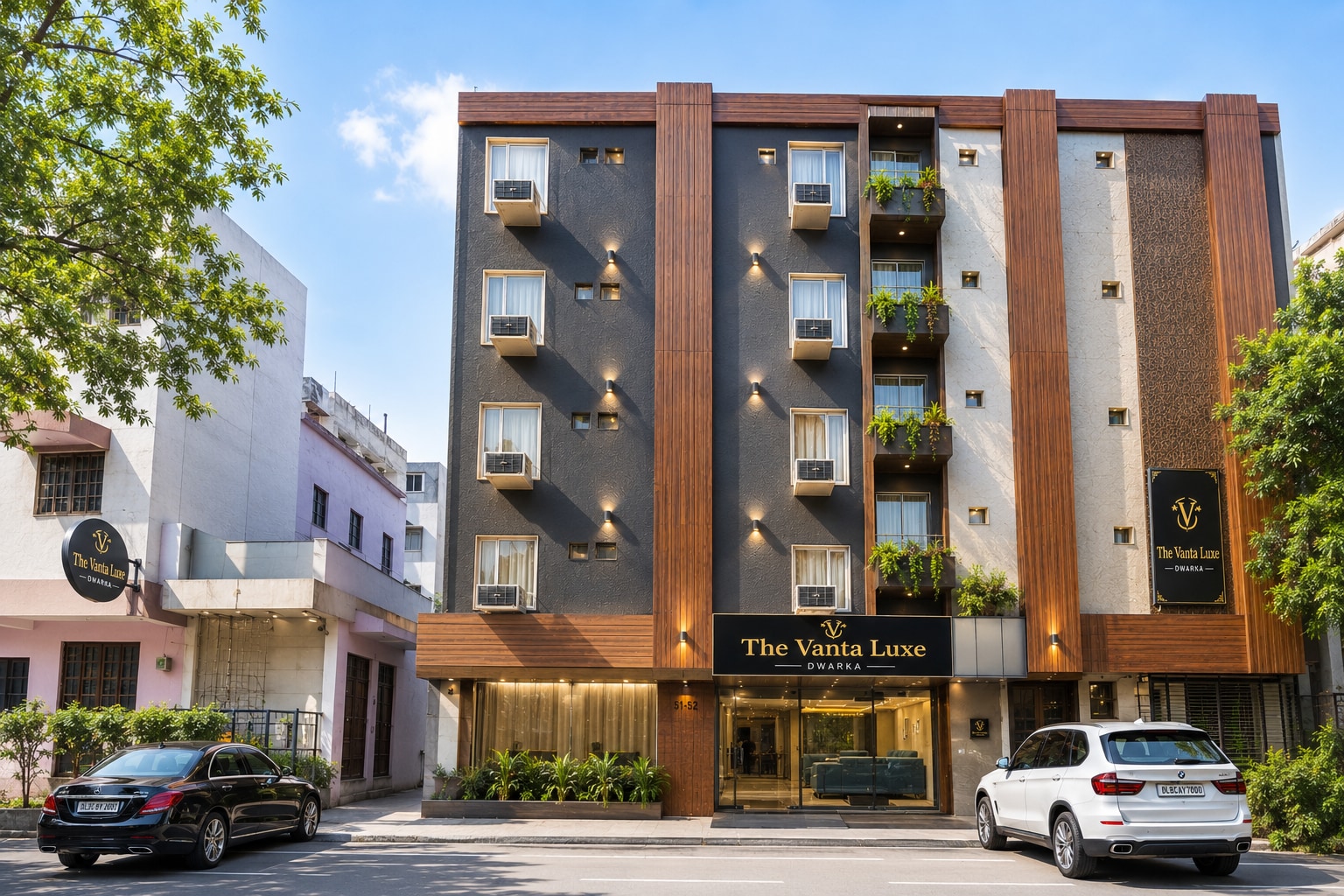 Hotel The Vanta Luxe Near Yashobhoomi - Tap to explore photos