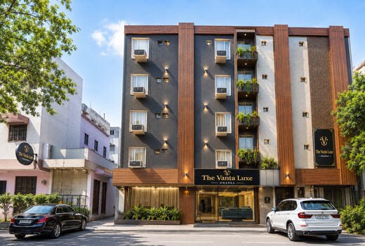 Hotel The Vanta Luxe Near Yashobhoomi