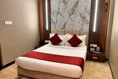 Skymoon Hotel And Restaurant