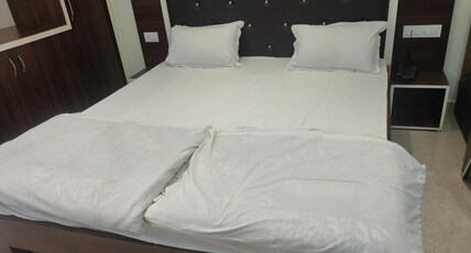 Shree Hari Residency Room Type - Deluxe Room