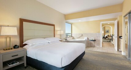 Hilton Suites Ocean City Oceanfront Room Type - 1KNG CORNER STE OCEANFRONT
